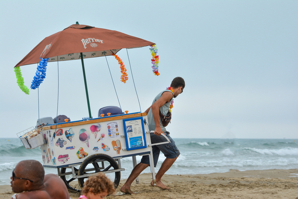 vente-ambulante-sur-le-littoral-:-une-activite-libre-?