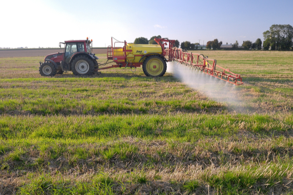 pesticides-pres-des-zones-d’habitation-:-une-reglementation-a-revoir-?