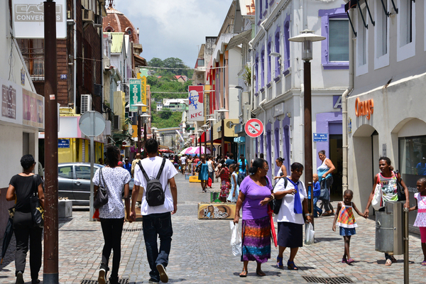 coronavirus-(covid-19)-:-report-de-l’obligation-vaccinale-pour-les-soignants-aux-antilles